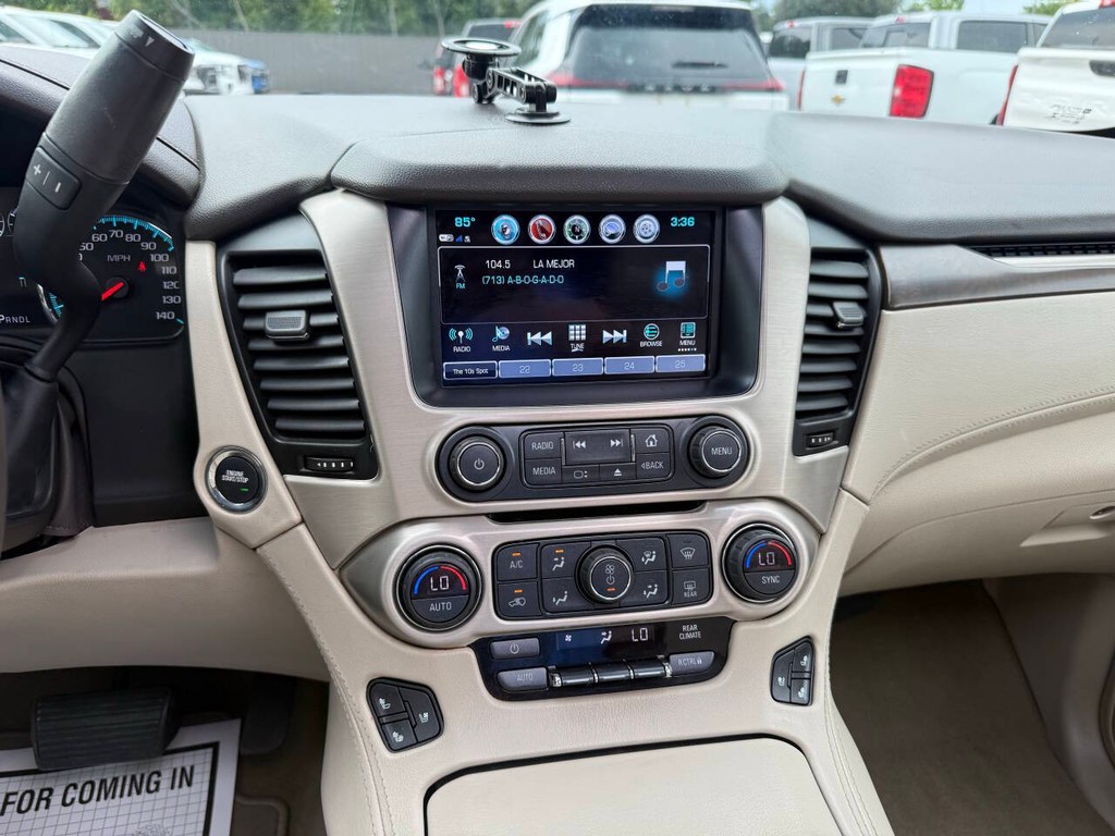 GMC Yukon Vehicle Full-screen Gallery Image 28