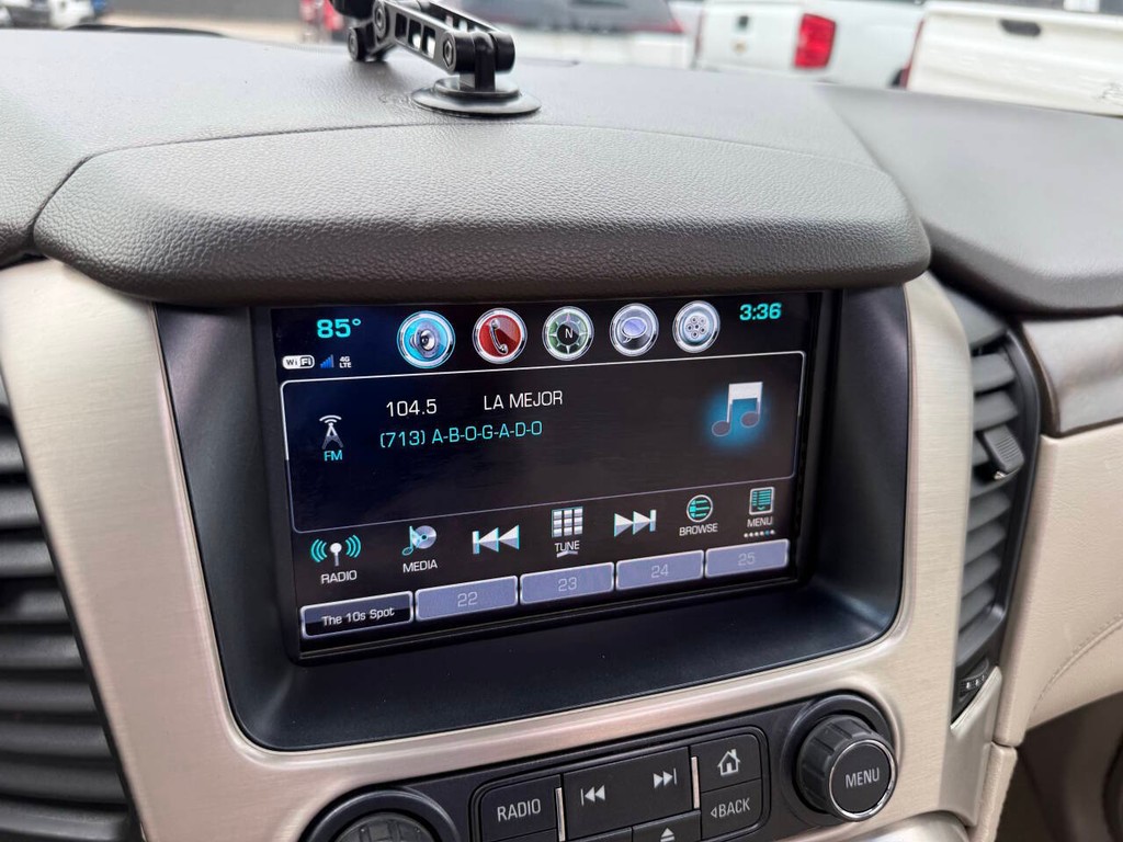 GMC Yukon Vehicle Full-screen Gallery Image 29