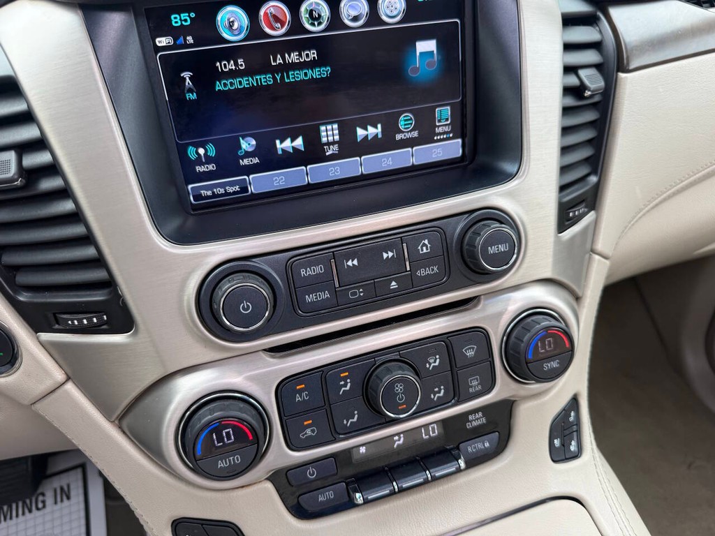 GMC Yukon Vehicle Full-screen Gallery Image 30