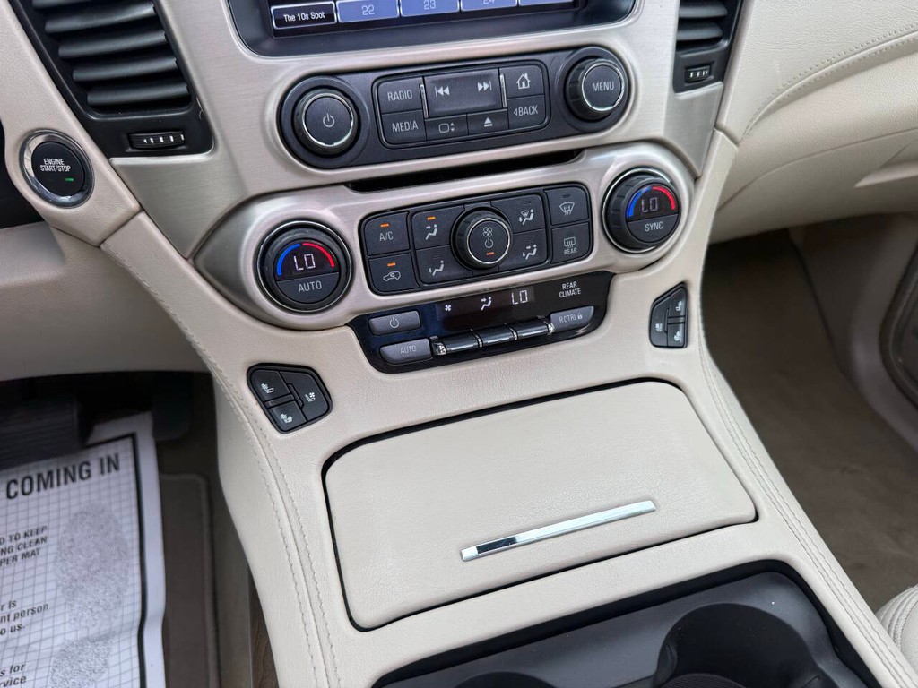 GMC Yukon Vehicle Full-screen Gallery Image 31