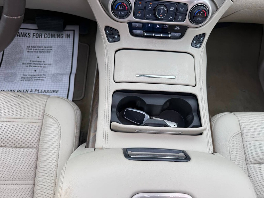 GMC Yukon Vehicle Full-screen Gallery Image 32