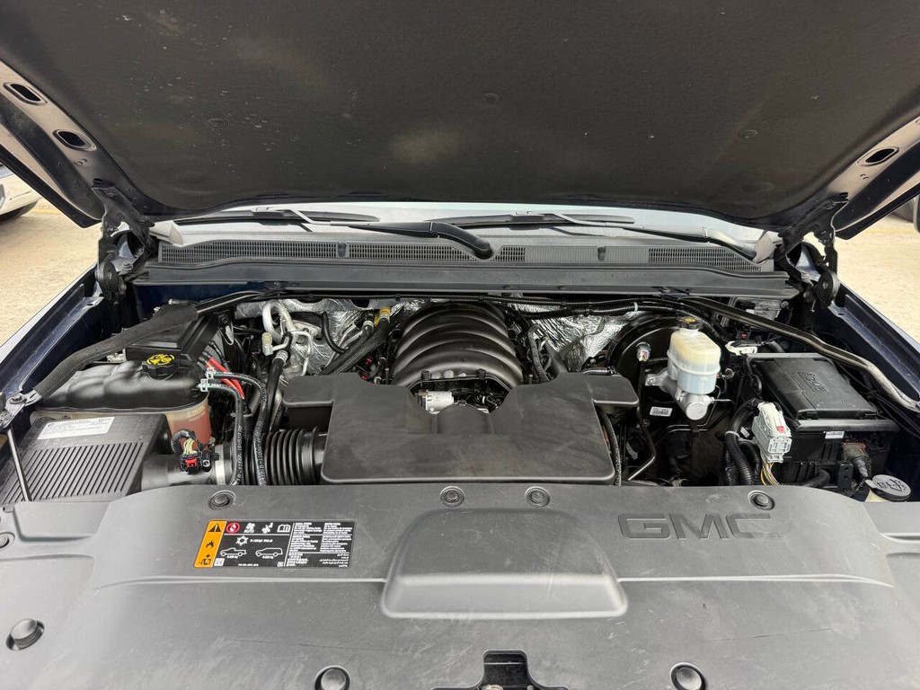 GMC Yukon Vehicle Full-screen Gallery Image 38