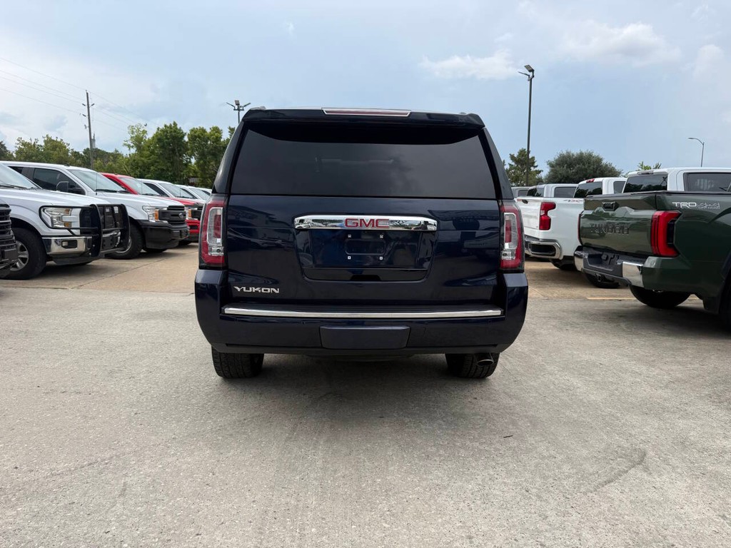 GMC Yukon Vehicle Full-screen Gallery Image 43