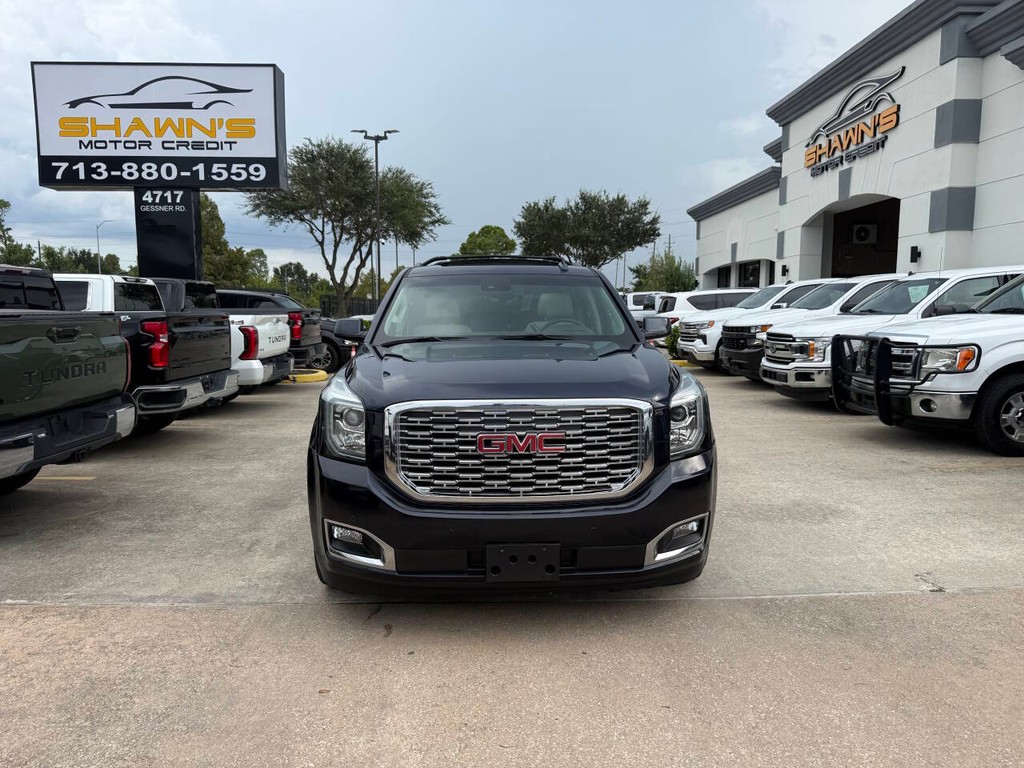 GMC Yukon Vehicle Full-screen Gallery Image 45