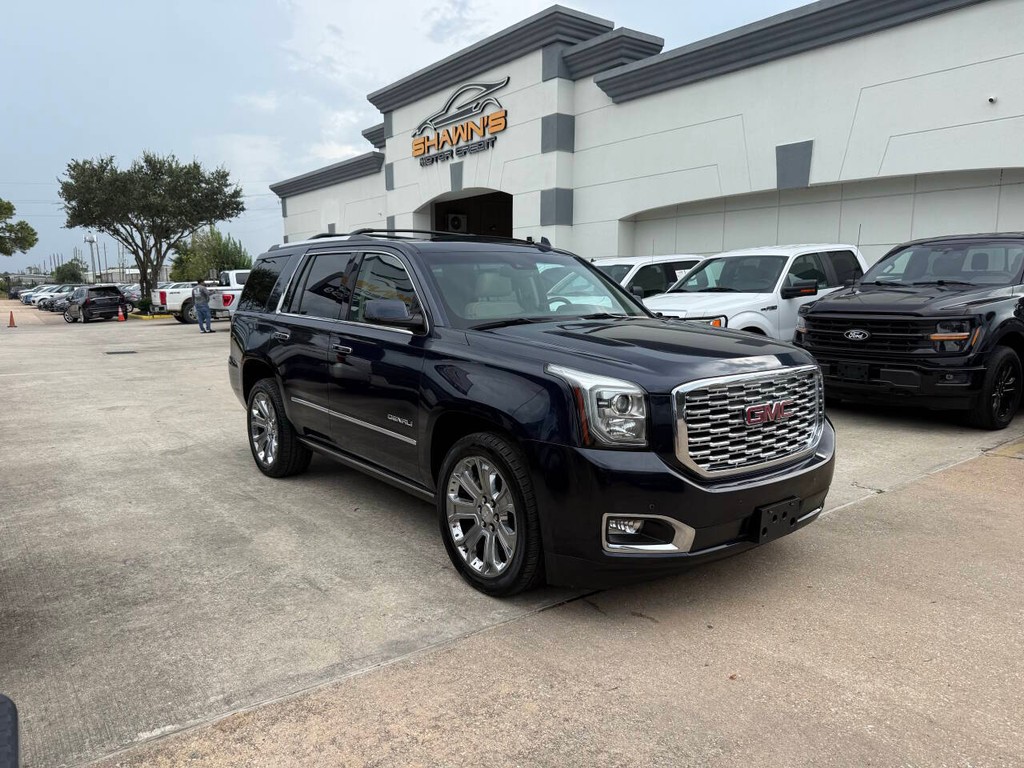 GMC Yukon Vehicle Full-screen Gallery Image 46