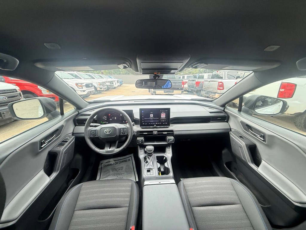 Toyota RAV4 Vehicle Full-screen Gallery Image 18