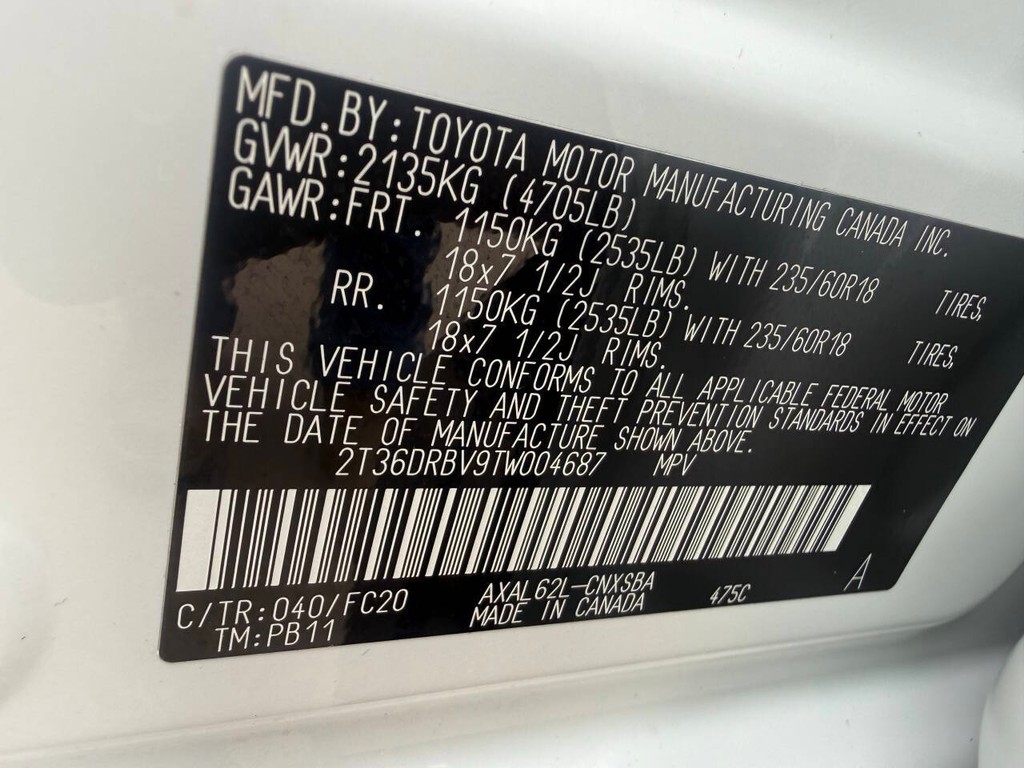 Toyota RAV4 Vehicle Full-screen Gallery Image 34