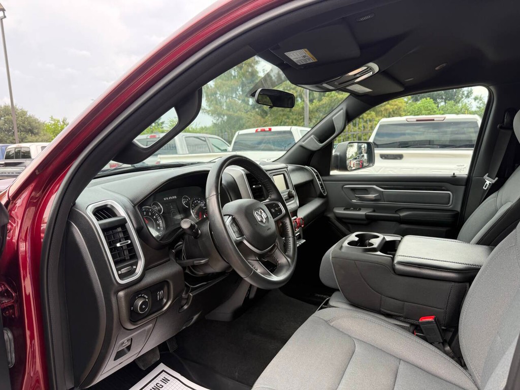 Ram 1500 Vehicle Full-screen Gallery Image 06