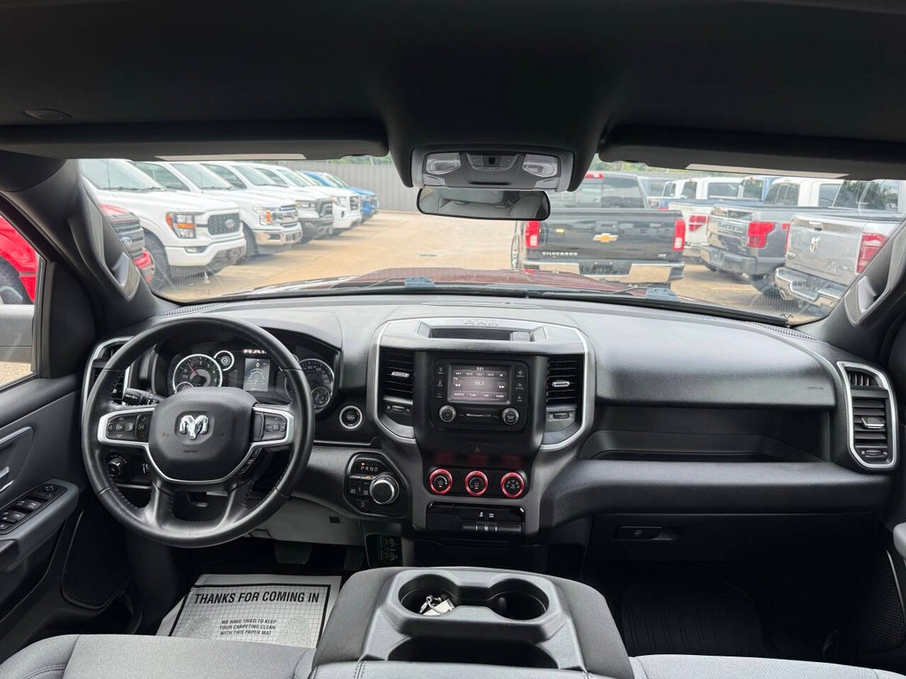 Ram 1500 Vehicle Full-screen Gallery Image 17