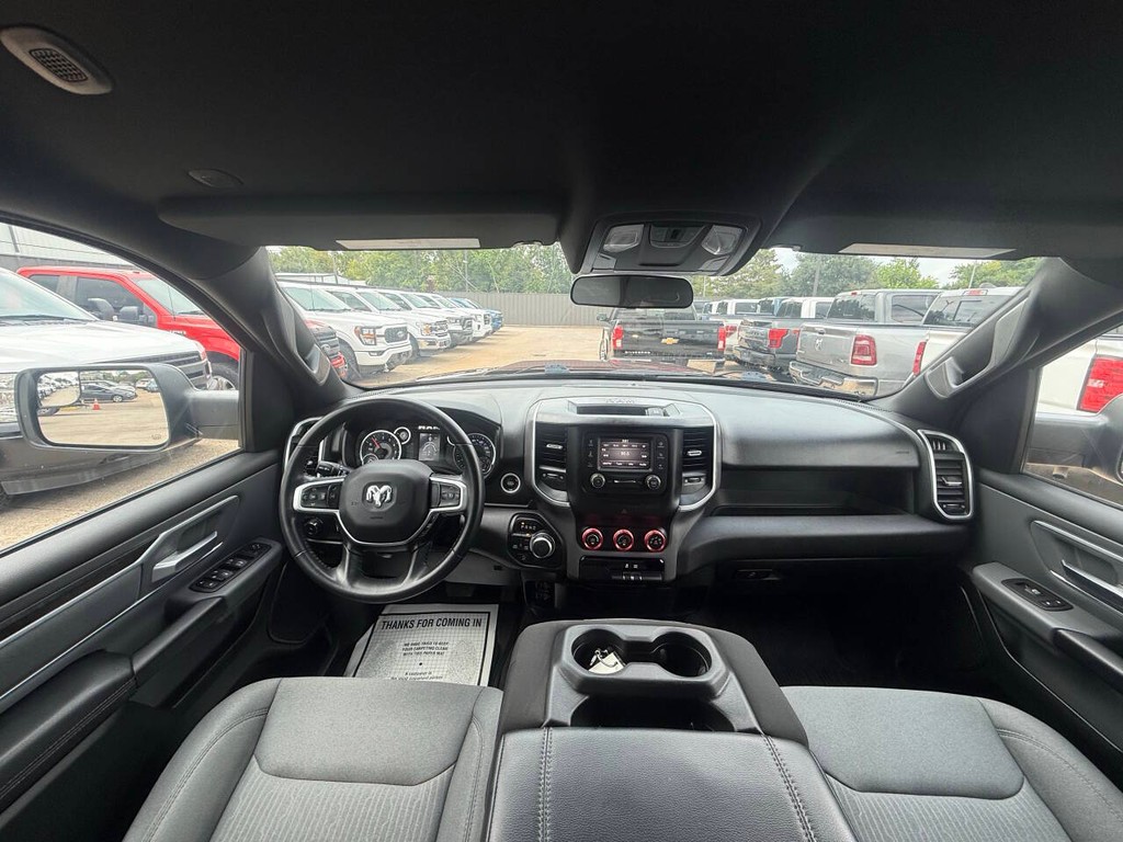 Ram 1500 Vehicle Full-screen Gallery Image 18
