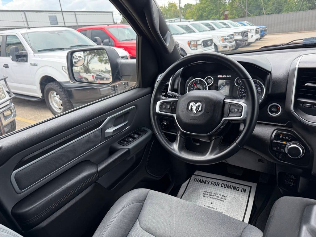 Ram 1500 Vehicle Full-screen Gallery Image 19