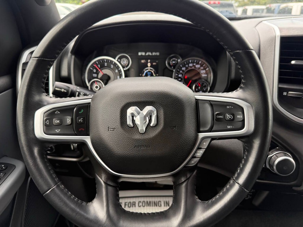 Ram 1500 Vehicle Full-screen Gallery Image 23