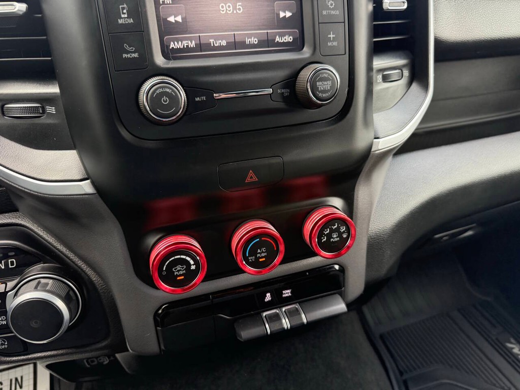 Ram 1500 Vehicle Full-screen Gallery Image 27