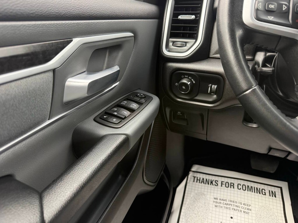 Ram 1500 Vehicle Full-screen Gallery Image 30