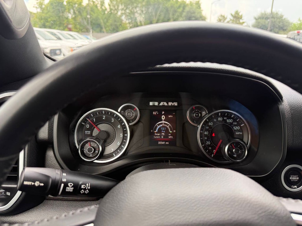 Ram 1500 Vehicle Full-screen Gallery Image 31