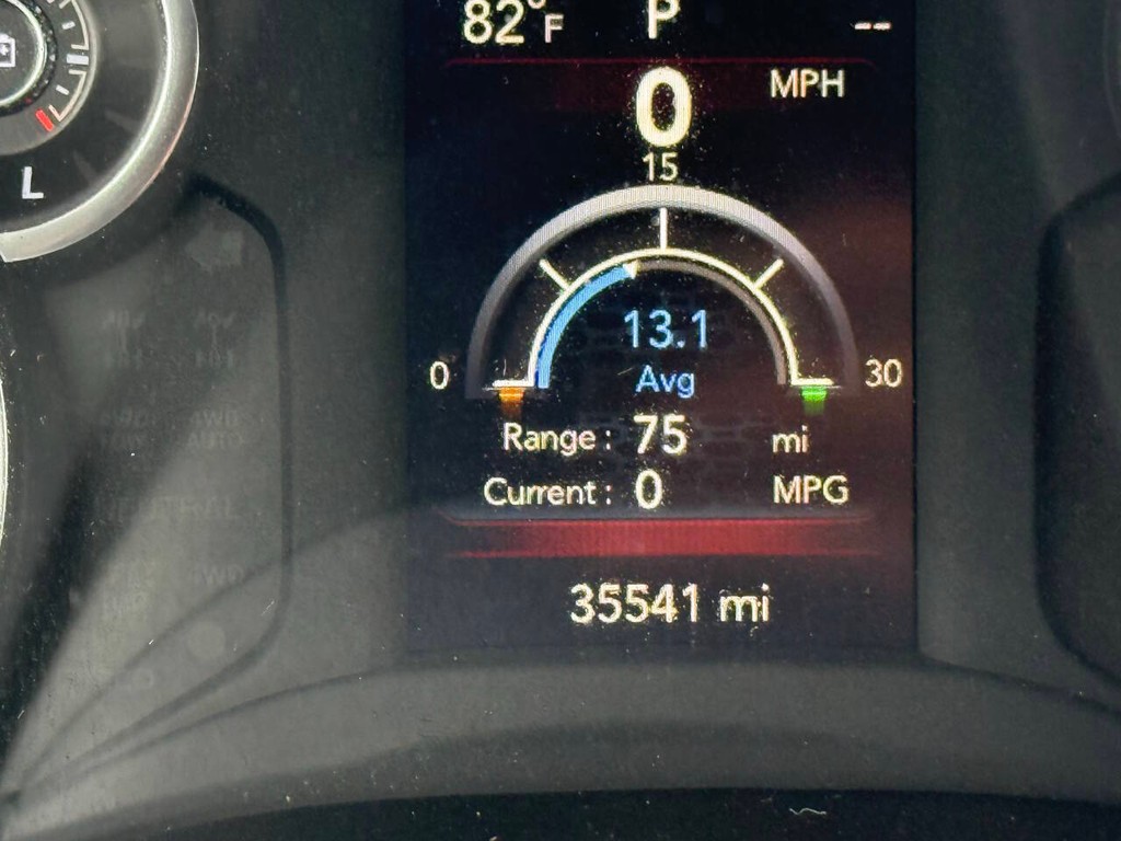 Ram 1500 Vehicle Full-screen Gallery Image 32