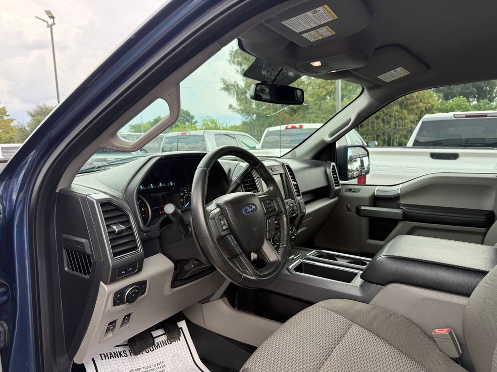 Ford F-150 Vehicle Full-screen Gallery Image 06
