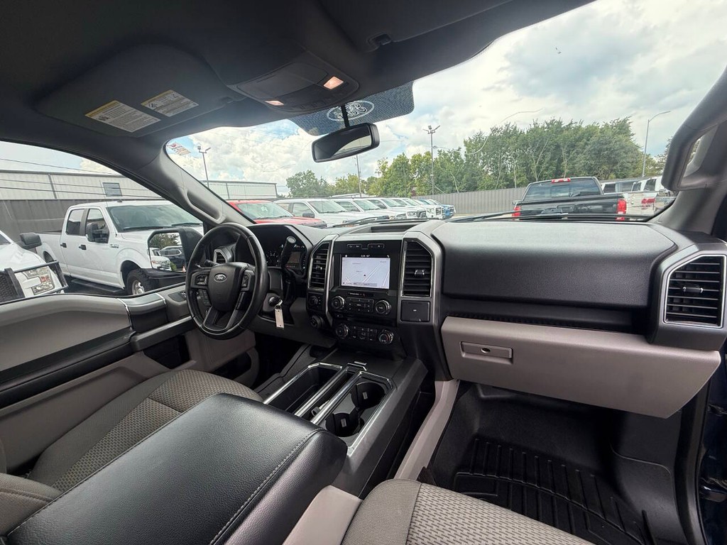Ford F-150 Vehicle Full-screen Gallery Image 17