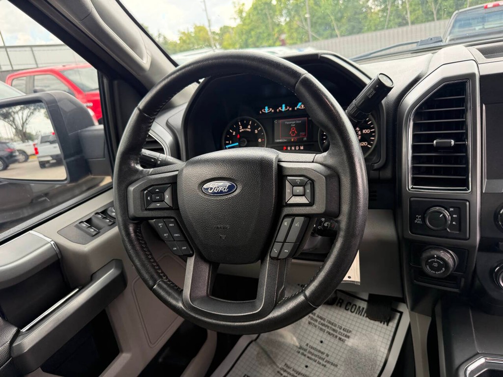 Ford F-150 Vehicle Full-screen Gallery Image 19