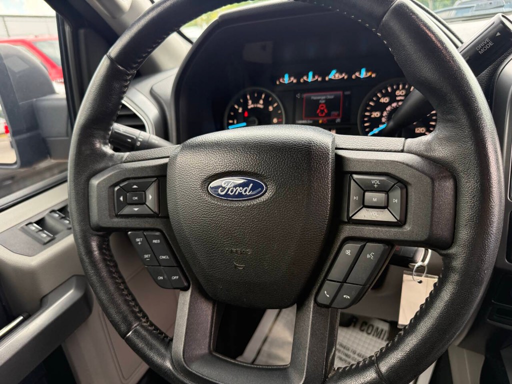 Ford F-150 Vehicle Full-screen Gallery Image 20