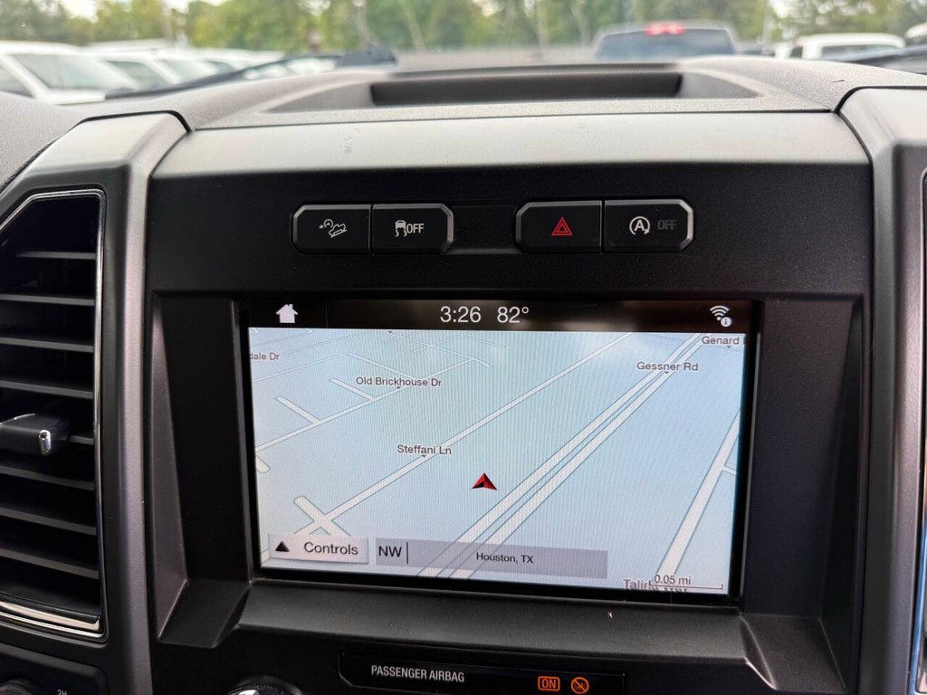Ford F-150 Vehicle Full-screen Gallery Image 22