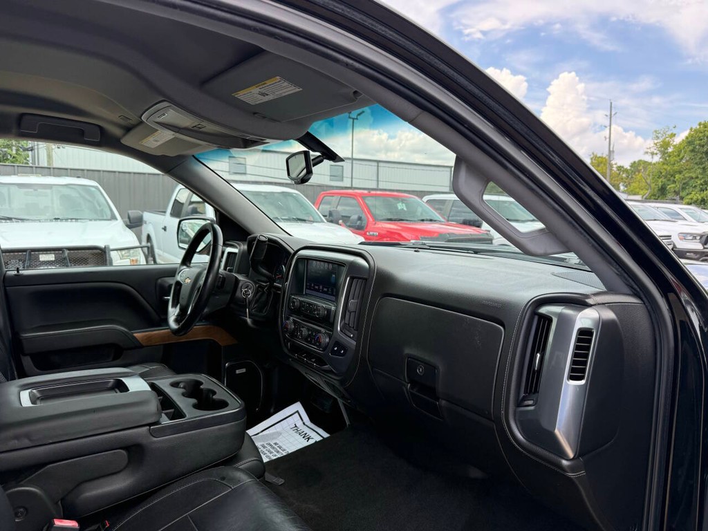 Chevrolet Silverado 1500 Vehicle Full-screen Gallery Image 09