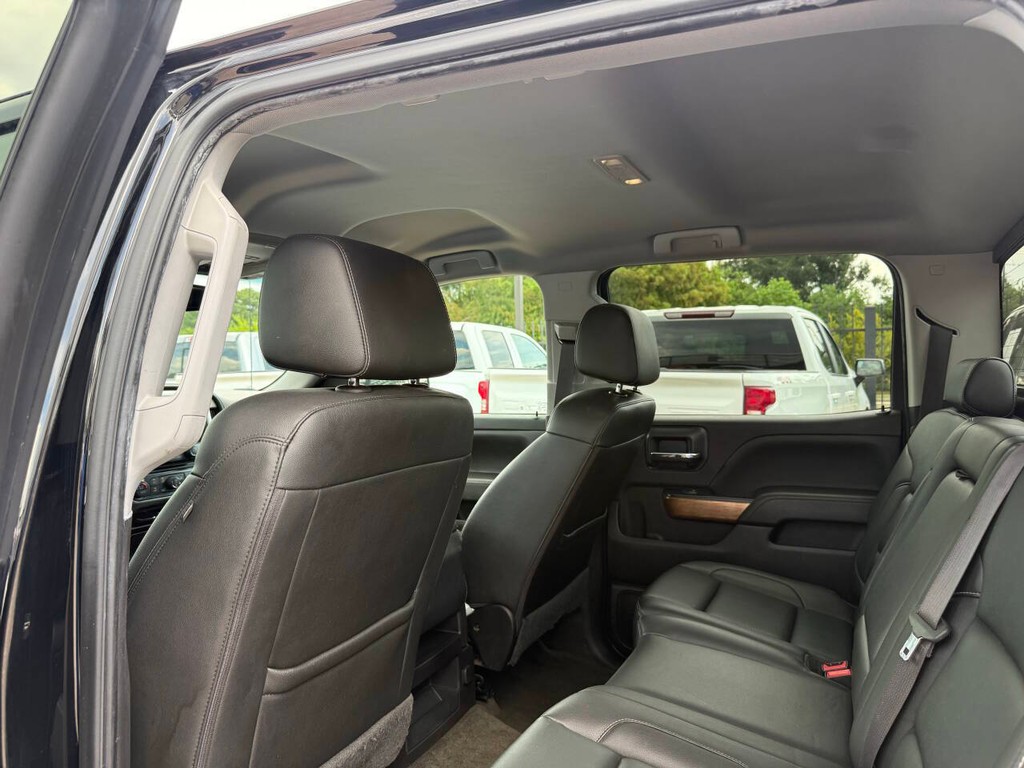 Chevrolet Silverado 1500 Vehicle Full-screen Gallery Image 12