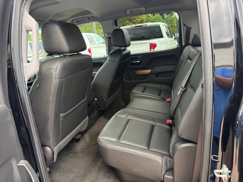 Chevrolet Silverado 1500 Vehicle Full-screen Gallery Image 13
