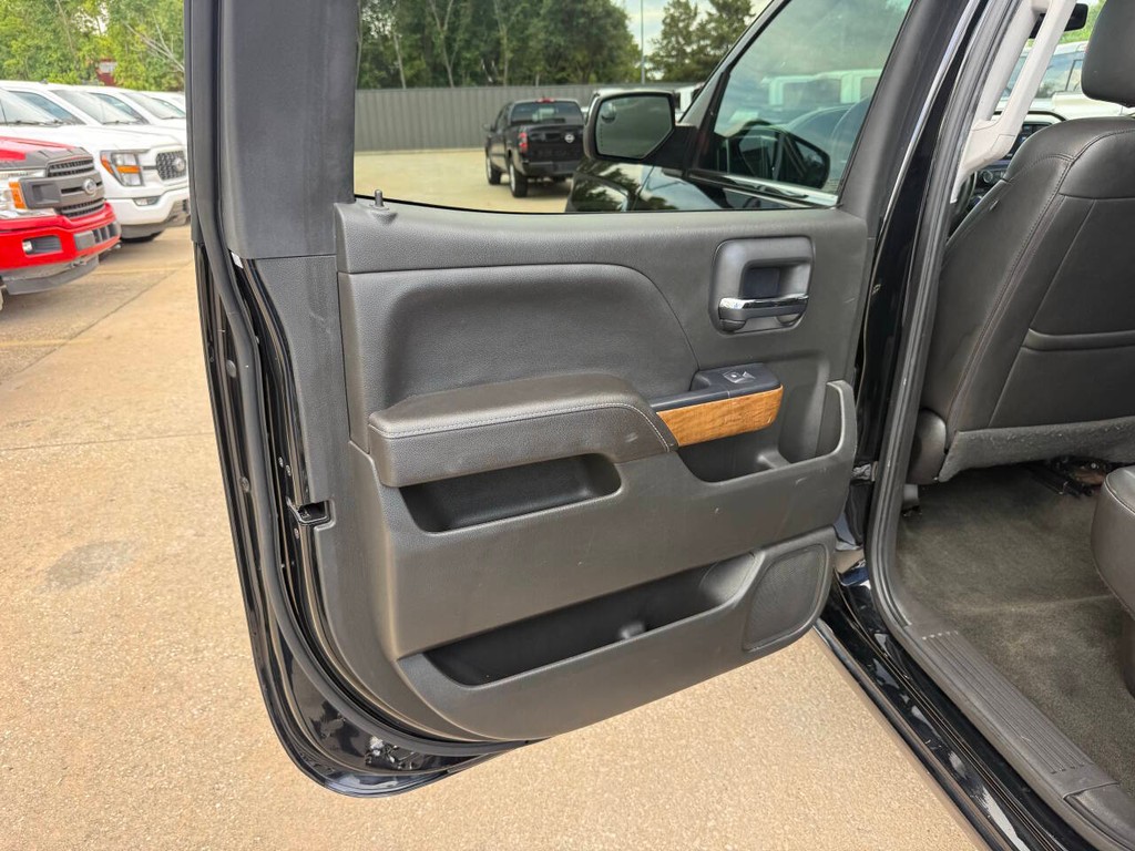 Chevrolet Silverado 1500 Vehicle Full-screen Gallery Image 14