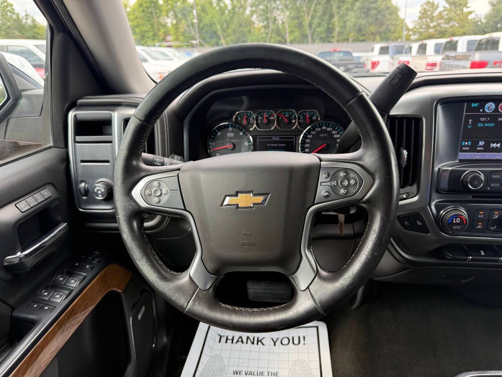 Chevrolet Silverado 1500 Vehicle Full-screen Gallery Image 22