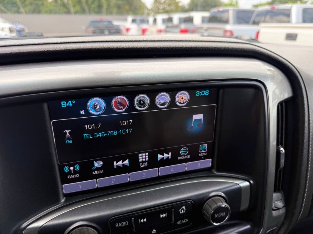 Chevrolet Silverado 1500 Vehicle Full-screen Gallery Image 25