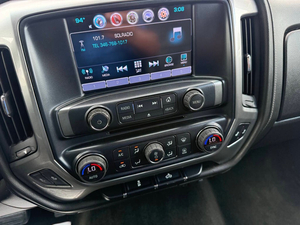 Chevrolet Silverado 1500 Vehicle Full-screen Gallery Image 28