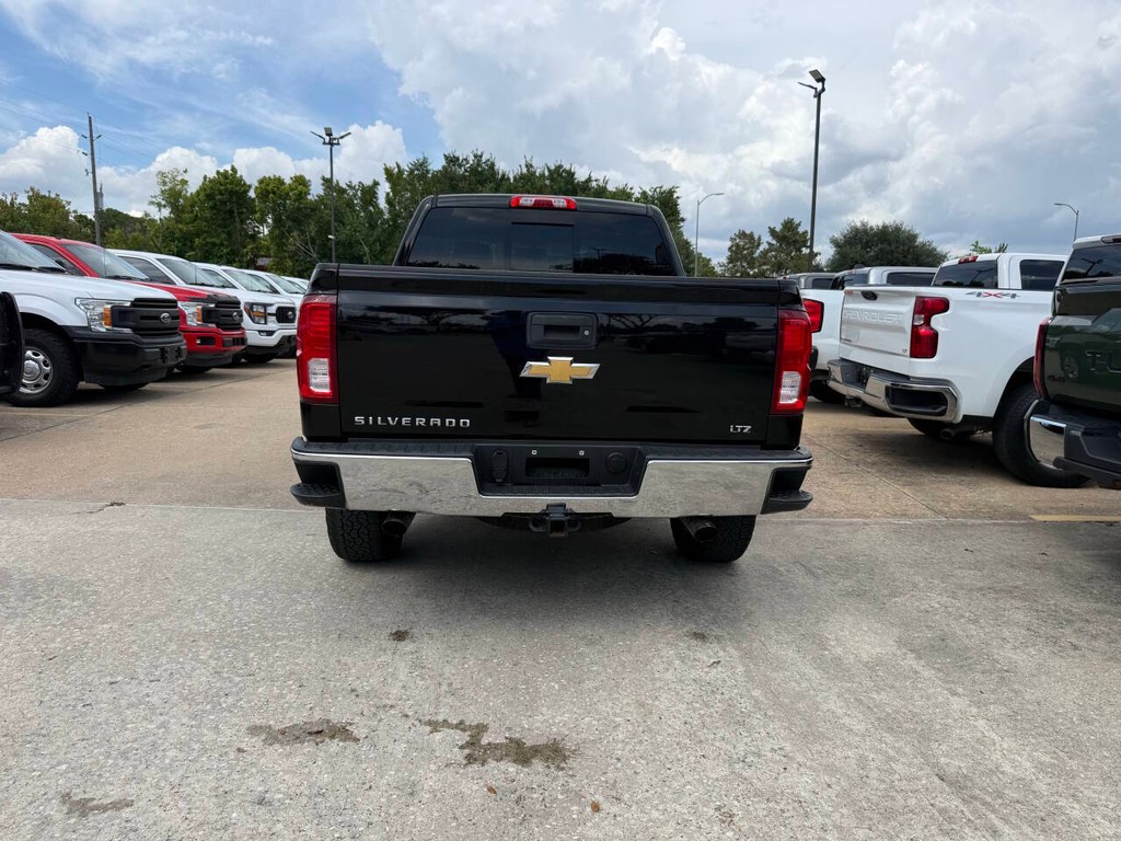 Chevrolet Silverado 1500 Vehicle Full-screen Gallery Image 39
