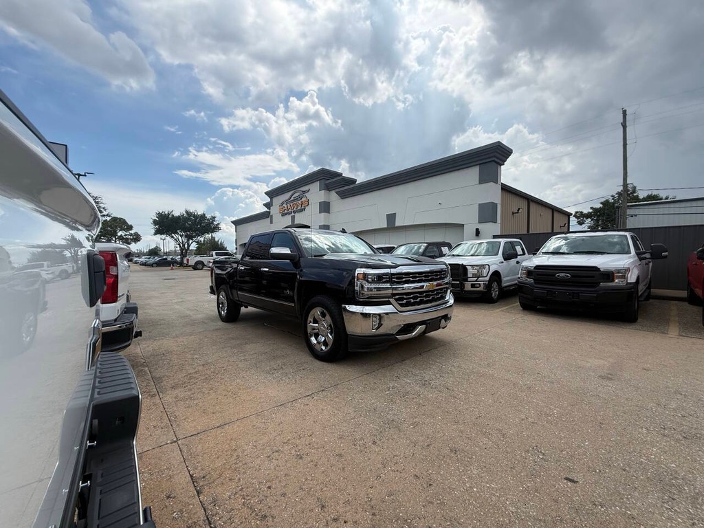 Chevrolet Silverado 1500 Vehicle Full-screen Gallery Image 44