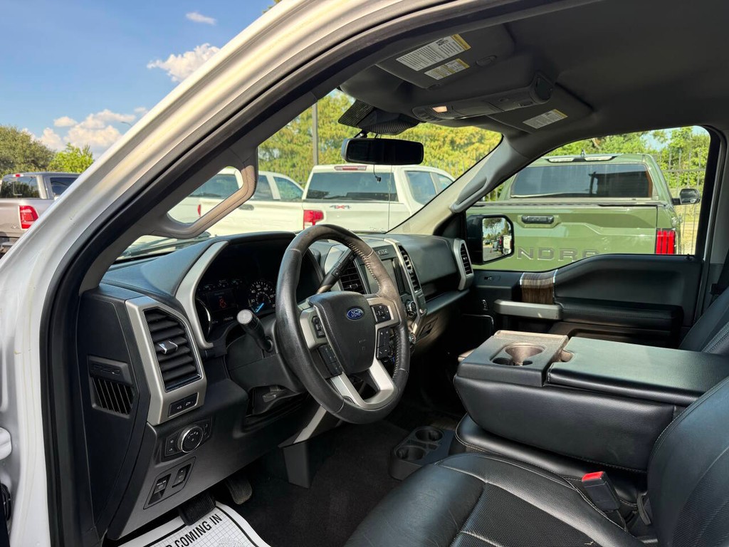 Ford F-150 Vehicle Full-screen Gallery Image 06