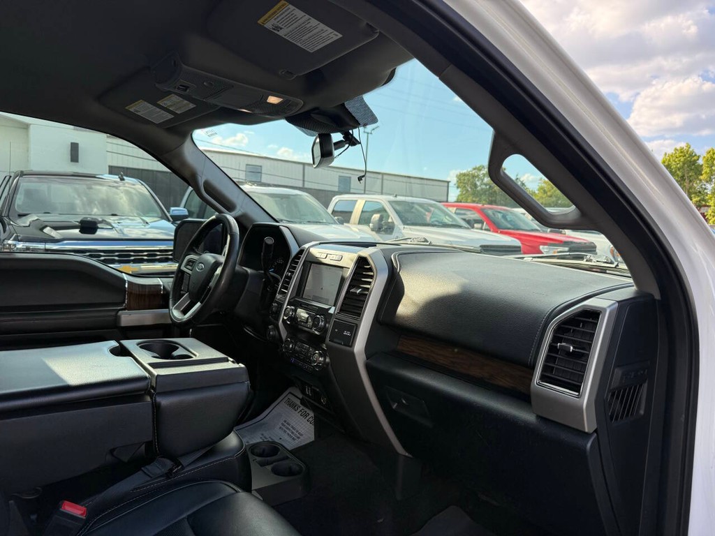 Ford F-150 Vehicle Full-screen Gallery Image 09
