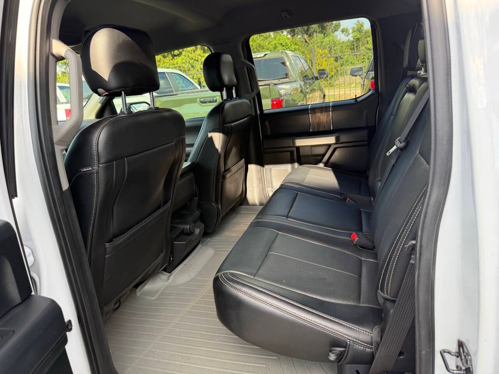 Ford F-150 Vehicle Full-screen Gallery Image 13
