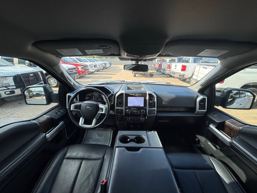 Ford F-150 Vehicle Full-screen Gallery Image 18