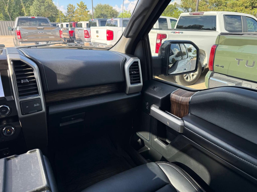Ford F-150 Vehicle Full-screen Gallery Image 20