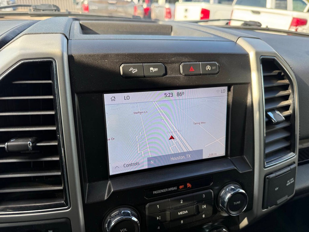 Ford F-150 Vehicle Full-screen Gallery Image 25
