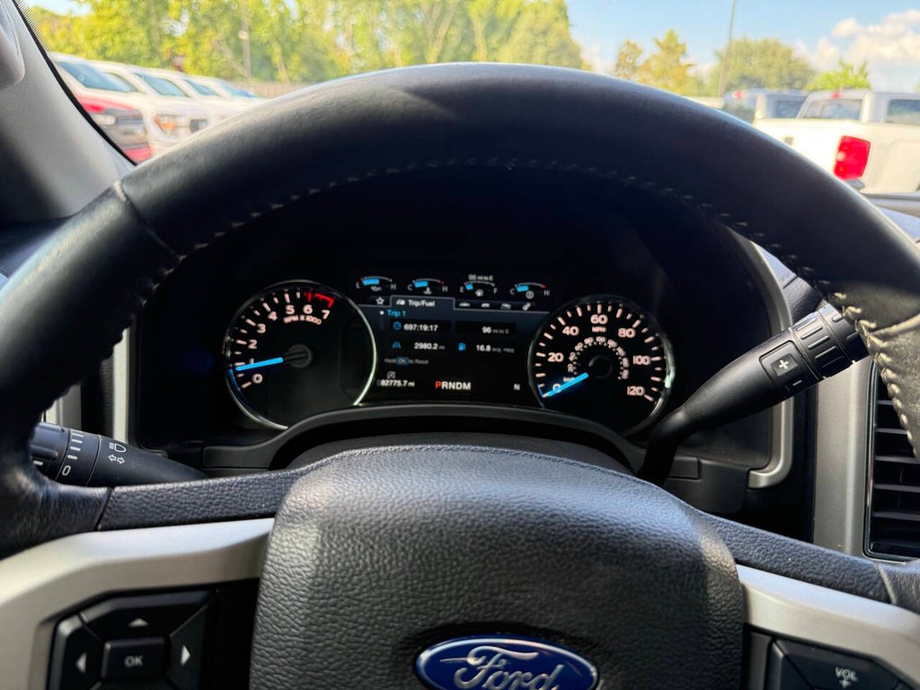 Ford F-150 Vehicle Full-screen Gallery Image 30