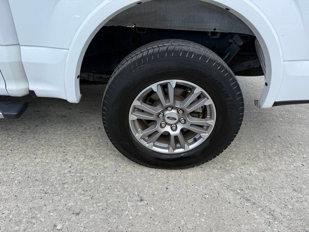 Ford F-150 Vehicle Full-screen Gallery Image 35