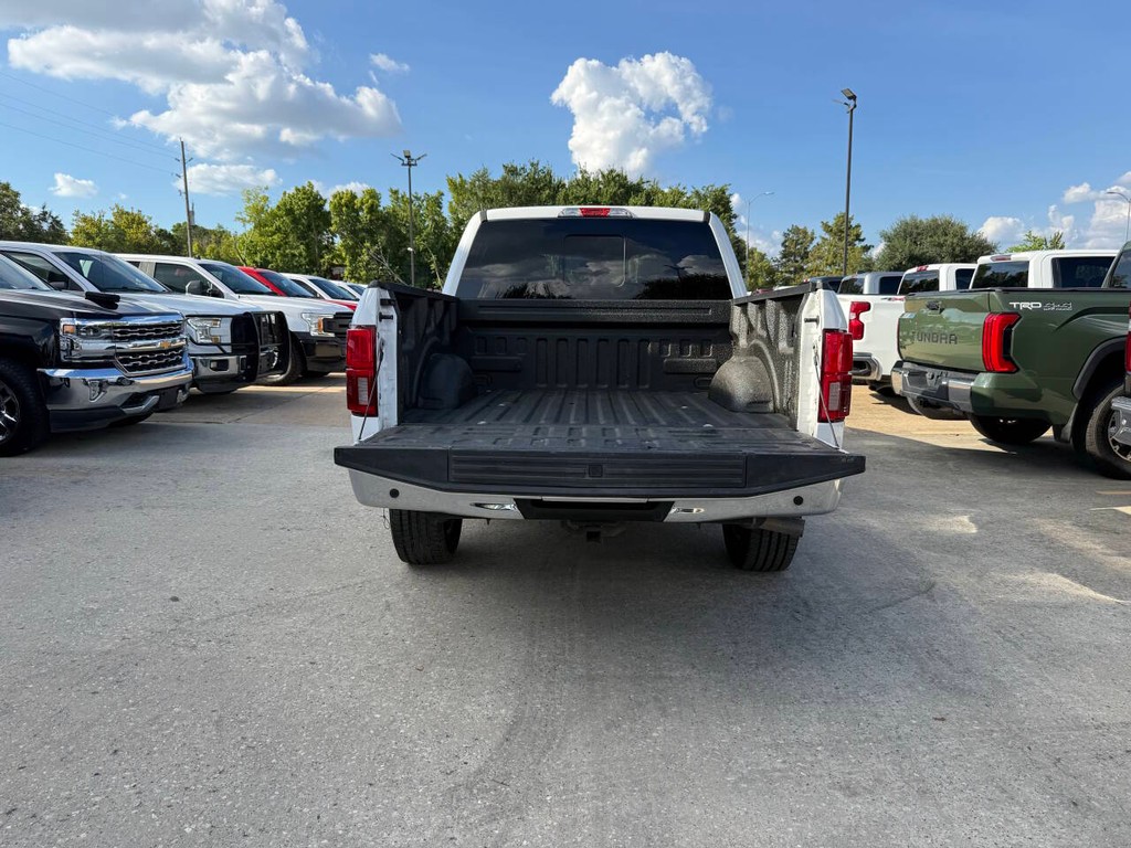 Ford F-150 Vehicle Full-screen Gallery Image 36