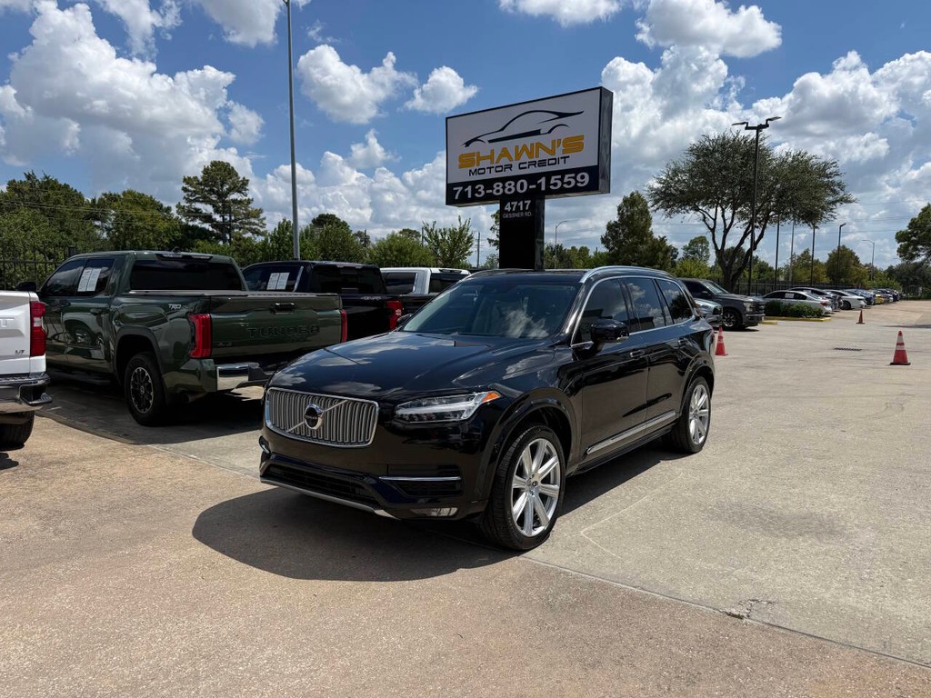 Volvo XC90 Vehicle Full-screen Gallery Image 03