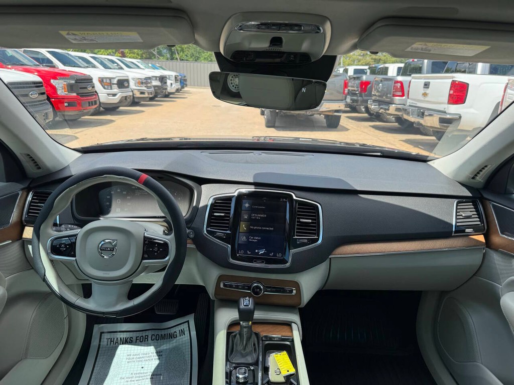 Volvo XC90 Vehicle Full-screen Gallery Image 19