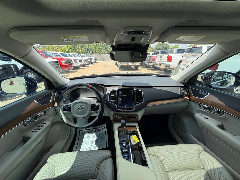 Volvo XC90 Vehicle Full-screen Gallery Image 20