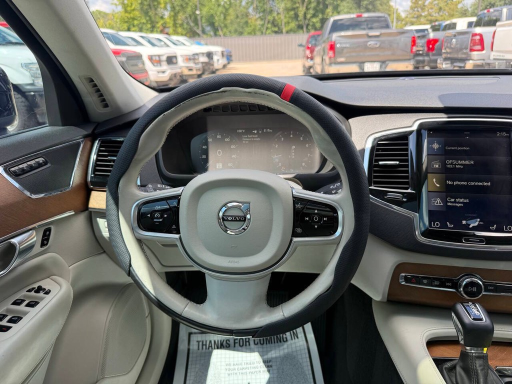 Volvo XC90 Vehicle Full-screen Gallery Image 24