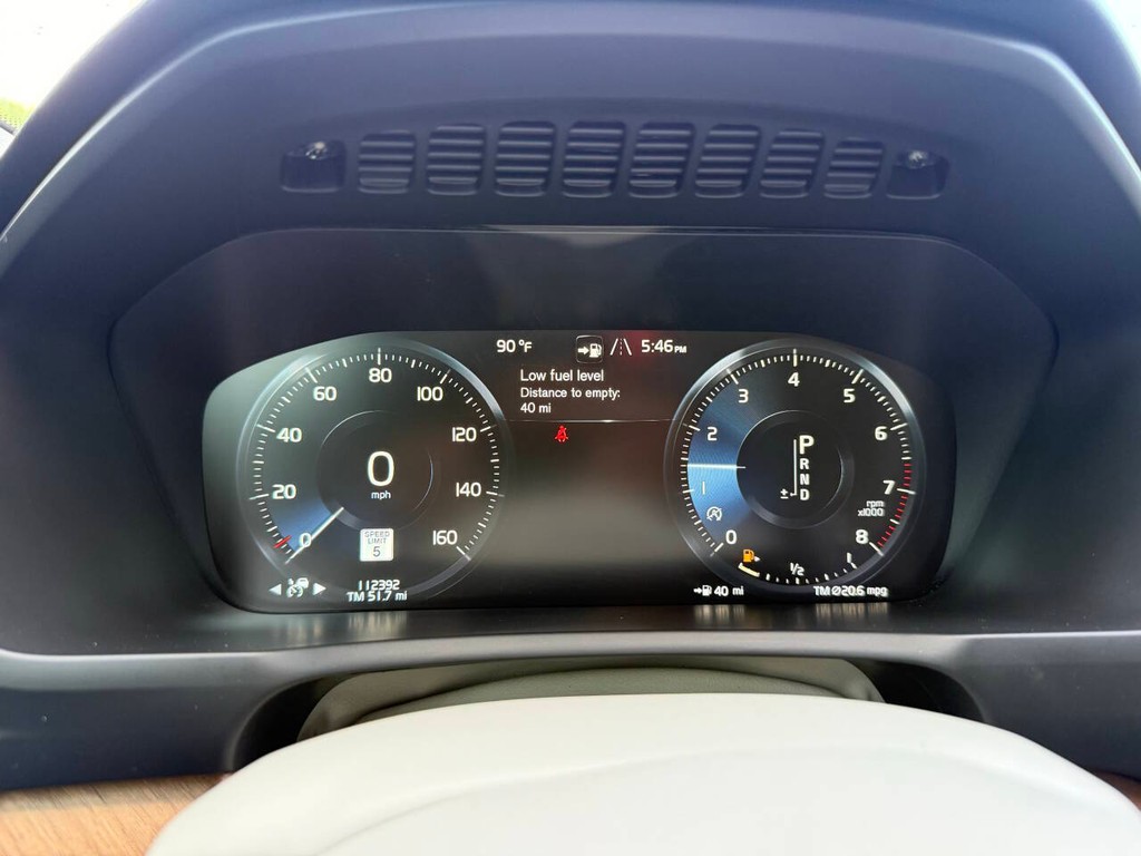 Volvo XC90 Vehicle Full-screen Gallery Image 33