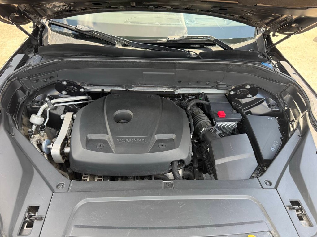 Volvo XC90 Vehicle Full-screen Gallery Image 36