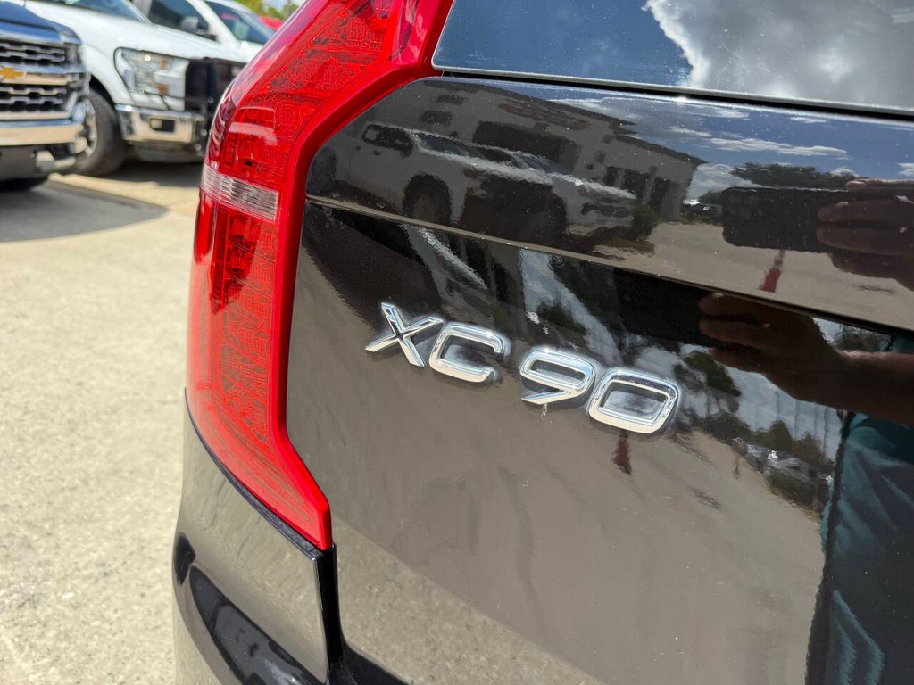 Volvo XC90 Vehicle Full-screen Gallery Image 42